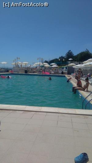 [P03] Piscina 2 » foto by mari1
 - 
<span class="allrVoted glyphicon glyphicon-heart hidden" id="av886464"></span>
<a class="m-l-10 hidden" id="sv886464" onclick="voting_Foto_DelVot(,886464,12206)" role="button">șterge vot <span class="glyphicon glyphicon-remove"></span></a>
<a id="v9886464" class=" c-red"  onclick="voting_Foto_SetVot(886464)" role="button"><span class="glyphicon glyphicon-heart-empty"></span> <b>LIKE</b> = Votează poza</a> <img class="hidden"  id="f886464W9" src="/imagini/loader.gif" border="0" /><span class="AjErrMes hidden" id="e886464ErM"></span>