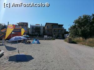 [P17] Vedere catre vila de pe plaja. » foto by Vucea Monica
 - 
<span class="allrVoted glyphicon glyphicon-heart hidden" id="av1312326"></span>
<a class="m-l-10 hidden" id="sv1312326" onclick="voting_Foto_DelVot(,1312326,12219)" role="button">șterge vot <span class="glyphicon glyphicon-remove"></span></a>
<a id="v91312326" class=" c-red"  onclick="voting_Foto_SetVot(1312326)" role="button"><span class="glyphicon glyphicon-heart-empty"></span> <b>LIKE</b> = Votează poza</a> <img class="hidden"  id="f1312326W9" src="/imagini/loader.gif" border="0" /><span class="AjErrMes hidden" id="e1312326ErM"></span>