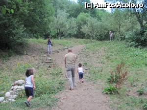 [P05] Satul de vacanta Bradulet - urcam spre tiroliana si zona 'cu obstacole' » foto by AndreeaG
 - 
<span class="allrVoted glyphicon glyphicon-heart hidden" id="av348613"></span>
<a class="m-l-10 hidden" id="sv348613" onclick="voting_Foto_DelVot(,348613,12223)" role="button">șterge vot <span class="glyphicon glyphicon-remove"></span></a>
<a id="v9348613" class=" c-red"  onclick="voting_Foto_SetVot(348613)" role="button"><span class="glyphicon glyphicon-heart-empty"></span> <b>LIKE</b> = Votează poza</a> <img class="hidden"  id="f348613W9" src="/imagini/loader.gif" border="0" /><span class="AjErrMes hidden" id="e348613ErM"></span>