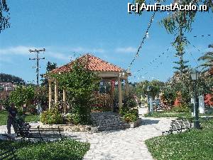 [P50] Parcul de langa biserica din Sidari, situat in imediata apropiere a agentiei Vlaseros » foto by maria55 †
 - 
<span class="allrVoted glyphicon glyphicon-heart hidden" id="av513273"></span>
<a class="m-l-10 hidden" id="sv513273" onclick="voting_Foto_DelVot(,513273,12234)" role="button">șterge vot <span class="glyphicon glyphicon-remove"></span></a>
<a id="v9513273" class=" c-red"  onclick="voting_Foto_SetVot(513273)" role="button"><span class="glyphicon glyphicon-heart-empty"></span> <b>LIKE</b> = Votează poza</a> <img class="hidden"  id="f513273W9" src="/imagini/loader.gif" border="0" /><span class="AjErrMes hidden" id="e513273ErM"></span>