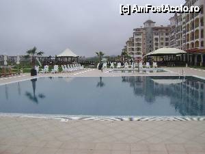 [P01] Piscine Sunrise » foto by george777
 - 
<span class="allrVoted glyphicon glyphicon-heart hidden" id="av507190"></span>
<a class="m-l-10 hidden" id="sv507190" onclick="voting_Foto_DelVot(,507190,12245)" role="button">șterge vot <span class="glyphicon glyphicon-remove"></span></a>
<a id="v9507190" class=" c-red"  onclick="voting_Foto_SetVot(507190)" role="button"><span class="glyphicon glyphicon-heart-empty"></span> <b>LIKE</b> = Votează poza</a> <img class="hidden"  id="f507190W9" src="/imagini/loader.gif" border="0" /><span class="AjErrMes hidden" id="e507190ErM"></span>