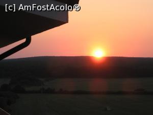 [P13] Apus de soare vazut din balconul de la dormitor.  » foto by Yoda
 - 
<span class="allrVoted glyphicon glyphicon-heart hidden" id="av1045064"></span>
<a class="m-l-10 hidden" id="sv1045064" onclick="voting_Foto_DelVot(,1045064,12245)" role="button">șterge vot <span class="glyphicon glyphicon-remove"></span></a>
<a id="v91045064" class=" c-red"  onclick="voting_Foto_SetVot(1045064)" role="button"><span class="glyphicon glyphicon-heart-empty"></span> <b>LIKE</b> = Votează poza</a> <img class="hidden"  id="f1045064W9" src="/imagini/loader.gif" border="0" /><span class="AjErrMes hidden" id="e1045064ErM"></span>
