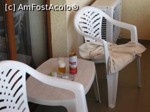 [P14] Natura moarta cu scaune, masa si bere Budweiser.  » foto by Yoda
 - 
<span class="allrVoted glyphicon glyphicon-heart hidden" id="av1045065"></span>
<a class="m-l-10 hidden" id="sv1045065" onclick="voting_Foto_DelVot(,1045065,12245)" role="button">șterge vot <span class="glyphicon glyphicon-remove"></span></a>
<a id="v91045065" class=" c-red"  onclick="voting_Foto_SetVot(1045065)" role="button"><span class="glyphicon glyphicon-heart-empty"></span> <b>LIKE</b> = Votează poza</a> <img class="hidden"  id="f1045065W9" src="/imagini/loader.gif" border="0" /><span class="AjErrMes hidden" id="e1045065ErM"></span>