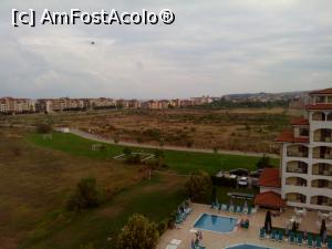 [P03] Drumul asfaltat care duce la plaja si terenul de fotbal. In planul departat, hotelul Miramar.  » foto by Yoda
 - 
<span class="allrVoted glyphicon glyphicon-heart hidden" id="av1045054"></span>
<a class="m-l-10 hidden" id="sv1045054" onclick="voting_Foto_DelVot(,1045054,12245)" role="button">șterge vot <span class="glyphicon glyphicon-remove"></span></a>
<a id="v91045054" class=" c-red"  onclick="voting_Foto_SetVot(1045054)" role="button"><span class="glyphicon glyphicon-heart-empty"></span> <b>LIKE</b> = Votează poza</a> <img class="hidden"  id="f1045054W9" src="/imagini/loader.gif" border="0" /><span class="AjErrMes hidden" id="e1045054ErM"></span>