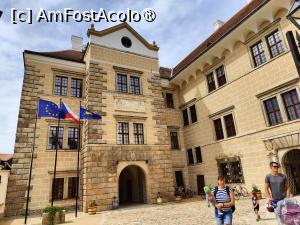 [P10] Castelul Telc » foto by crismis
 - 
<span class="allrVoted glyphicon glyphicon-heart hidden" id="av1408617"></span>
<a class="m-l-10 hidden" id="sv1408617" onclick="voting_Foto_DelVot(,1408617,12248)" role="button">șterge vot <span class="glyphicon glyphicon-remove"></span></a>
<a id="v91408617" class=" c-red"  onclick="voting_Foto_SetVot(1408617)" role="button"><span class="glyphicon glyphicon-heart-empty"></span> <b>LIKE</b> = Votează poza</a> <img class="hidden"  id="f1408617W9" src="/imagini/loader.gif" border="0" /><span class="AjErrMes hidden" id="e1408617ErM"></span>