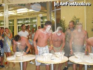 [P18] Jackass Night - concurs de scos bomboane din bolul cu faina, fara a folsi mainile » foto by anca_ab
 - 
<span class="allrVoted glyphicon glyphicon-heart hidden" id="av447583"></span>
<a class="m-l-10 hidden" id="sv447583" onclick="voting_Foto_DelVot(,447583,12251)" role="button">șterge vot <span class="glyphicon glyphicon-remove"></span></a>
<a id="v9447583" class=" c-red"  onclick="voting_Foto_SetVot(447583)" role="button"><span class="glyphicon glyphicon-heart-empty"></span> <b>LIKE</b> = Votează poza</a> <img class="hidden"  id="f447583W9" src="/imagini/loader.gif" border="0" /><span class="AjErrMes hidden" id="e447583ErM"></span>