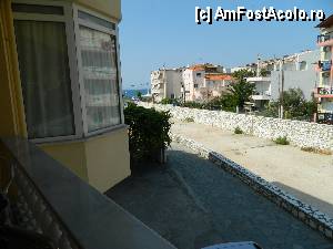 [P07] Villa Kostas - de pe balcon se poate vedea marea (un pic).  » foto by Dabator
 - 
<span class="allrVoted glyphicon glyphicon-heart hidden" id="av349570"></span>
<a class="m-l-10 hidden" id="sv349570" onclick="voting_Foto_DelVot(,349570,12263)" role="button">șterge vot <span class="glyphicon glyphicon-remove"></span></a>
<a id="v9349570" class=" c-red"  onclick="voting_Foto_SetVot(349570)" role="button"><span class="glyphicon glyphicon-heart-empty"></span> <b>LIKE</b> = Votează poza</a> <img class="hidden"  id="f349570W9" src="/imagini/loader.gif" border="0" /><span class="AjErrMes hidden" id="e349570ErM"></span>