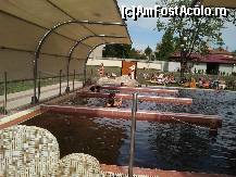 [P12] Ştrandul - Termalliget - Berettyoujfalu: al doilea bazin cu apă termală. Observaţi copertinele de pânză, pentru umbră.  » foto by creivean
 - 
<span class="allrVoted glyphicon glyphicon-heart hidden" id="av425879"></span>
<a class="m-l-10 hidden" id="sv425879" onclick="voting_Foto_DelVot(,425879,12268)" role="button">șterge vot <span class="glyphicon glyphicon-remove"></span></a>
<a id="v9425879" class=" c-red"  onclick="voting_Foto_SetVot(425879)" role="button"><span class="glyphicon glyphicon-heart-empty"></span> <b>LIKE</b> = Votează poza</a> <img class="hidden"  id="f425879W9" src="/imagini/loader.gif" border="0" /><span class="AjErrMes hidden" id="e425879ErM"></span>