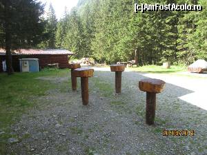 [P12] In spatele cabanei, cateva mese unde te poti relaxa cu o bere sau o cafea » foto by DaRKruCS
 - 
<span class="allrVoted glyphicon glyphicon-heart hidden" id="av592229"></span>
<a class="m-l-10 hidden" id="sv592229" onclick="voting_Foto_DelVot(,592229,12291)" role="button">șterge vot <span class="glyphicon glyphicon-remove"></span></a>
<a id="v9592229" class=" c-red"  onclick="voting_Foto_SetVot(592229)" role="button"><span class="glyphicon glyphicon-heart-empty"></span> <b>LIKE</b> = Votează poza</a> <img class="hidden"  id="f592229W9" src="/imagini/loader.gif" border="0" /><span class="AjErrMes hidden" id="e592229ErM"></span>