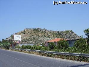 [P10] Cetatea Rozafa aflată la intrarea în Shkodra » foto by mauricius*
 - 
<span class="allrVoted glyphicon glyphicon-heart hidden" id="av639392"></span>
<a class="m-l-10 hidden" id="sv639392" onclick="voting_Foto_DelVot(,639392,12316)" role="button">șterge vot <span class="glyphicon glyphicon-remove"></span></a>
<a id="v9639392" class=" c-red"  onclick="voting_Foto_SetVot(639392)" role="button"><span class="glyphicon glyphicon-heart-empty"></span> <b>LIKE</b> = Votează poza</a> <img class="hidden"  id="f639392W9" src="/imagini/loader.gif" border="0" /><span class="AjErrMes hidden" id="e639392ErM"></span>