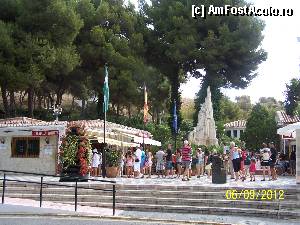 [P04] La casa de bilete... unde am fost surprinsa sa citesc un afis pe care scria ca locuitorii orasului Nerja, in fiecare duminica au intrarea gratuita!!! La noi oare ar fi posibil?  » foto by Nadina
 - 
<span class="allrVoted glyphicon glyphicon-heart hidden" id="av368005"></span>
<a class="m-l-10 hidden" id="sv368005" onclick="voting_Foto_DelVot(,368005,12323)" role="button">șterge vot <span class="glyphicon glyphicon-remove"></span></a>
<a id="v9368005" class=" c-red"  onclick="voting_Foto_SetVot(368005)" role="button"><span class="glyphicon glyphicon-heart-empty"></span> <b>LIKE</b> = Votează poza</a> <img class="hidden"  id="f368005W9" src="/imagini/loader.gif" border="0" /><span class="AjErrMes hidden" id="e368005ErM"></span>