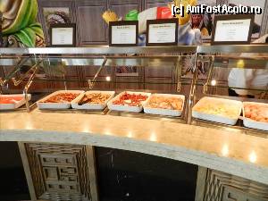 [P24] Restaurantul Manitou -de tip Bufet. De obicei foarte aglomerate, in jurul orelor cand oamenii se intorc din oras si vaporul trebuie sa plece, sau in jurul amiezii. Bataie pe mancare... va veti obisnui cu harmalaia.  » foto by TraianS
 - 
<span class="allrVoted glyphicon glyphicon-heart hidden" id="av351298"></span>
<a class="m-l-10 hidden" id="sv351298" onclick="voting_Foto_DelVot(,351298,12337)" role="button">șterge vot <span class="glyphicon glyphicon-remove"></span></a>
<a id="v9351298" class=" c-red"  onclick="voting_Foto_SetVot(351298)" role="button"><span class="glyphicon glyphicon-heart-empty"></span> <b>LIKE</b> = Votează poza</a> <img class="hidden"  id="f351298W9" src="/imagini/loader.gif" border="0" /><span class="AjErrMes hidden" id="e351298ErM"></span>