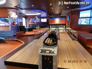 [P51] Sports Bar... cu multe plasme, si un mini bowling.  » foto by TraianS
 - 
<span class="allrVoted glyphicon glyphicon-heart hidden" id="av351332"></span>
<a class="m-l-10 hidden" id="sv351332" onclick="voting_Foto_DelVot(,351332,12337)" role="button">șterge vot <span class="glyphicon glyphicon-remove"></span></a>
<a id="v9351332" class=" c-red"  onclick="voting_Foto_SetVot(351332)" role="button"><span class="glyphicon glyphicon-heart-empty"></span> <b>LIKE</b> = Votează poza</a> <img class="hidden"  id="f351332W9" src="/imagini/loader.gif" border="0" /><span class="AjErrMes hidden" id="e351332ErM"></span>