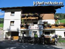 [P01] Haus Erlbach - am stat la etajul 1, in coltul din stanga, cu iesire la balconul cu flori din stanga firmei.  » foto by saxonul
 - 
<span class="allrVoted glyphicon glyphicon-heart hidden" id="av351769"></span>
<a class="m-l-10 hidden" id="sv351769" onclick="voting_Foto_DelVot(,351769,12352)" role="button">șterge vot <span class="glyphicon glyphicon-remove"></span></a>
<a id="v9351769" class=" c-red"  onclick="voting_Foto_SetVot(351769)" role="button"><span class="glyphicon glyphicon-heart-empty"></span> <b>LIKE</b> = Votează poza</a> <img class="hidden"  id="f351769W9" src="/imagini/loader.gif" border="0" /><span class="AjErrMes hidden" id="e351769ErM"></span>