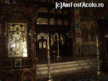 [P15] spre altar și una din icoanele cu aur. » foto by Larissa
 - 
<span class="allrVoted glyphicon glyphicon-heart hidden" id="av274029"></span>
<a class="m-l-10 hidden" id="sv274029" onclick="voting_Foto_DelVot(,274029,12357)" role="button">șterge vot <span class="glyphicon glyphicon-remove"></span></a>
<a id="v9274029" class=" c-red"  onclick="voting_Foto_SetVot(274029)" role="button"><span class="glyphicon glyphicon-heart-empty"></span> <b>LIKE</b> = Votează poza</a> <img class="hidden"  id="f274029W9" src="/imagini/loader.gif" border="0" /><span class="AjErrMes hidden" id="e274029ErM"></span>