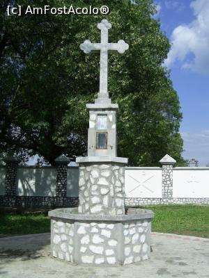 [P17] Mănăstirea Hodoș-Bodrog - Troiță pe "Drumul Crucii". » foto by iulianic
 - 
<span class="allrVoted glyphicon glyphicon-heart hidden" id="av1217284"></span>
<a class="m-l-10 hidden" id="sv1217284" onclick="voting_Foto_DelVot(,1217284,12357)" role="button">șterge vot <span class="glyphicon glyphicon-remove"></span></a>
<a id="v91217284" class=" c-red"  onclick="voting_Foto_SetVot(1217284)" role="button"><span class="glyphicon glyphicon-heart-empty"></span> <b>LIKE</b> = Votează poza</a> <img class="hidden"  id="f1217284W9" src="/imagini/loader.gif" border="0" /><span class="AjErrMes hidden" id="e1217284ErM"></span>