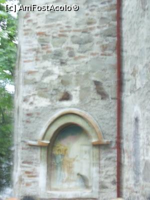 [P21] Mănăstirea Hodoș-Bodrog - Decorație într-o nișă exterioară. » foto by iulianic
 - 
<span class="allrVoted glyphicon glyphicon-heart hidden" id="av1217288"></span>
<a class="m-l-10 hidden" id="sv1217288" onclick="voting_Foto_DelVot(,1217288,12357)" role="button">șterge vot <span class="glyphicon glyphicon-remove"></span></a>
<a id="v91217288" class=" c-red"  onclick="voting_Foto_SetVot(1217288)" role="button"><span class="glyphicon glyphicon-heart-empty"></span> <b>LIKE</b> = Votează poza</a> <img class="hidden"  id="f1217288W9" src="/imagini/loader.gif" border="0" /><span class="AjErrMes hidden" id="e1217288ErM"></span>