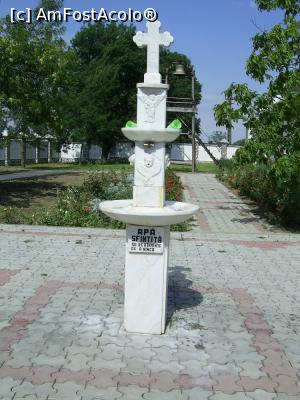 [P24] Mănăstirea Hodoș-Bodrog - Fântâna din curte. » foto by iulianic
 - 
<span class="allrVoted glyphicon glyphicon-heart hidden" id="av1217291"></span>
<a class="m-l-10 hidden" id="sv1217291" onclick="voting_Foto_DelVot(,1217291,12357)" role="button">șterge vot <span class="glyphicon glyphicon-remove"></span></a>
<a id="v91217291" class=" c-red"  onclick="voting_Foto_SetVot(1217291)" role="button"><span class="glyphicon glyphicon-heart-empty"></span> <b>LIKE</b> = Votează poza</a> <img class="hidden"  id="f1217291W9" src="/imagini/loader.gif" border="0" /><span class="AjErrMes hidden" id="e1217291ErM"></span>