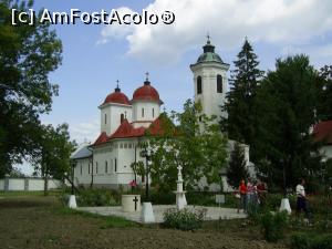 [P04] Mănăstirea Hodoș-Bodrog - Vedere de ansamblu. » foto by iulianic
 - 
<span class="allrVoted glyphicon glyphicon-heart hidden" id="av1217271"></span>
<a class="m-l-10 hidden" id="sv1217271" onclick="voting_Foto_DelVot(,1217271,12357)" role="button">șterge vot <span class="glyphicon glyphicon-remove"></span></a>
<a id="v91217271" class=" c-red"  onclick="voting_Foto_SetVot(1217271)" role="button"><span class="glyphicon glyphicon-heart-empty"></span> <b>LIKE</b> = Votează poza</a> <img class="hidden"  id="f1217271W9" src="/imagini/loader.gif" border="0" /><span class="AjErrMes hidden" id="e1217271ErM"></span>