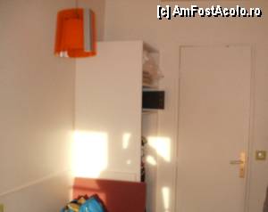 [P04] Ibis Styles Paris Gare de l'Est TGV (ex all seasons) - exista in camera si un dulapior.  » foto by Dabator
 - 
<span class="allrVoted glyphicon glyphicon-heart hidden" id="av352078"></span>
<a class="m-l-10 hidden" id="sv352078" onclick="voting_Foto_DelVot(,352078,12362)" role="button">șterge vot <span class="glyphicon glyphicon-remove"></span></a>
<a id="v9352078" class=" c-red"  onclick="voting_Foto_SetVot(352078)" role="button"><span class="glyphicon glyphicon-heart-empty"></span> <b>LIKE</b> = Votează poza</a> <img class="hidden"  id="f352078W9" src="/imagini/loader.gif" border="0" /><span class="AjErrMes hidden" id="e352078ErM"></span>