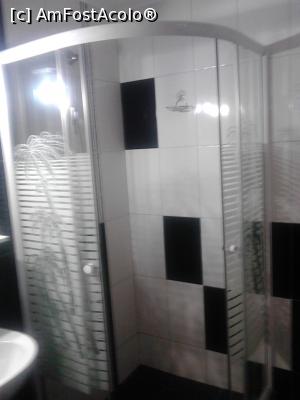 [P27] Cabina de dus » foto by mmierla
 - 
<span class="allrVoted glyphicon glyphicon-heart hidden" id="av903144"></span>
<a class="m-l-10 hidden" id="sv903144" onclick="voting_Foto_DelVot(,903144,12365)" role="button">șterge vot <span class="glyphicon glyphicon-remove"></span></a>
<a id="v9903144" class=" c-red"  onclick="voting_Foto_SetVot(903144)" role="button"><span class="glyphicon glyphicon-heart-empty"></span> <b>LIKE</b> = Votează poza</a> <img class="hidden"  id="f903144W9" src="/imagini/loader.gif" border="0" /><span class="AjErrMes hidden" id="e903144ErM"></span>