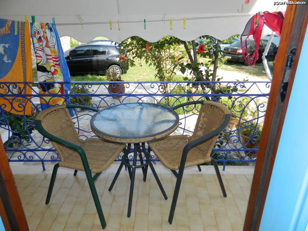 [P16] Balconul cu dotarile respective, dar cam ingust in schimb cu vederea spre gradina si plaja de la hotelul Aspasia din Nidri » foto by ileanaxperta*
 - 
<span class="allrVoted glyphicon glyphicon-heart hidden" id="av353021"></span>
<a class="m-l-10 hidden" id="sv353021" onclick="voting_Foto_DelVot(,353021,12390)" role="button">șterge vot <span class="glyphicon glyphicon-remove"></span></a>
<a id="v9353021" class=" c-red"  onclick="voting_Foto_SetVot(353021)" role="button"><span class="glyphicon glyphicon-heart-empty"></span> <b>LIKE</b> = Votează poza</a> <img class="hidden"  id="f353021W9" src="/imagini/loader.gif" border="0" /><span class="AjErrMes hidden" id="e353021ErM"></span>