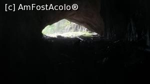 [P11] coborare spre raul subteran in dolina 3, circuitul Cetatile Ponorului » foto by raducondurache
 - 
<span class="allrVoted glyphicon glyphicon-heart hidden" id="av891471"></span>
<a class="m-l-10 hidden" id="sv891471" onclick="voting_Foto_DelVot(,891471,12399)" role="button">șterge vot <span class="glyphicon glyphicon-remove"></span></a>
<a id="v9891471" class=" c-red"  onclick="voting_Foto_SetVot(891471)" role="button"><span class="glyphicon glyphicon-heart-empty"></span> <b>LIKE</b> = Votează poza</a> <img class="hidden"  id="f891471W9" src="/imagini/loader.gif" border="0" /><span class="AjErrMes hidden" id="e891471ErM"></span>