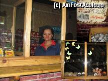 [P06] Doamna de la magazine, imi cer scuze pentru calitatea pozei, in realitate este cu mult mai frumoasa. Toti angajatii din salina cu care am avut eu contact sunt oameni de o amabilitate rara. » foto by AndreeaG
 - 
<span class="allrVoted glyphicon glyphicon-heart hidden" id="av239695"></span>
<a class="m-l-10 hidden" id="sv239695" onclick="voting_Foto_DelVot(,239695,12414)" role="button">șterge vot <span class="glyphicon glyphicon-remove"></span></a>
<a id="v9239695" class=" c-red"  onclick="voting_Foto_SetVot(239695)" role="button"><span class="glyphicon glyphicon-heart-empty"></span> <b>LIKE</b> = Votează poza</a> <img class="hidden"  id="f239695W9" src="/imagini/loader.gif" border="0" /><span class="AjErrMes hidden" id="e239695ErM"></span>