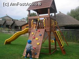 [P17] Locul de joacă, foarte util pentru cei mici » foto by cris1982
 - 
<span class="allrVoted glyphicon glyphicon-heart hidden" id="av771563"></span>
<a class="m-l-10 hidden" id="sv771563" onclick="voting_Foto_DelVot(,771563,12455)" role="button">șterge vot <span class="glyphicon glyphicon-remove"></span></a>
<a id="v9771563" class=" c-red"  onclick="voting_Foto_SetVot(771563)" role="button"><span class="glyphicon glyphicon-heart-empty"></span> <b>LIKE</b> = Votează poza</a> <img class="hidden"  id="f771563W9" src="/imagini/loader.gif" border="0" /><span class="AjErrMes hidden" id="e771563ErM"></span>