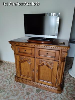 [P05] Hotel Medieval; corpul cu minibarul și TV-ul » foto by crismis
 - 
<span class="allrVoted glyphicon glyphicon-heart hidden" id="av1388820"></span>
<a class="m-l-10 hidden" id="sv1388820" onclick="voting_Foto_DelVot(,1388820,12507)" role="button">șterge vot <span class="glyphicon glyphicon-remove"></span></a>
<a id="v91388820" class=" c-red"  onclick="voting_Foto_SetVot(1388820)" role="button"><span class="glyphicon glyphicon-heart-empty"></span> <b>LIKE</b> = Votează poza</a> <img class="hidden"  id="f1388820W9" src="/imagini/loader.gif" border="0" /><span class="AjErrMes hidden" id="e1388820ErM"></span>