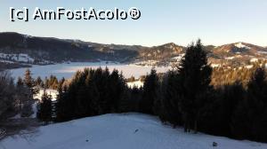 [P05] Lacul văzut dimineaţa din cameră » foto by Marius 72
 - 
<span class="allrVoted glyphicon glyphicon-heart hidden" id="av829250"></span>
<a class="m-l-10 hidden" id="sv829250" onclick="voting_Foto_DelVot(,829250,12551)" role="button">șterge vot <span class="glyphicon glyphicon-remove"></span></a>
<a id="v9829250" class=" c-red"  onclick="voting_Foto_SetVot(829250)" role="button"><span class="glyphicon glyphicon-heart-empty"></span> <b>LIKE</b> = Votează poza</a> <img class="hidden"  id="f829250W9" src="/imagini/loader.gif" border="0" /><span class="AjErrMes hidden" id="e829250ErM"></span>