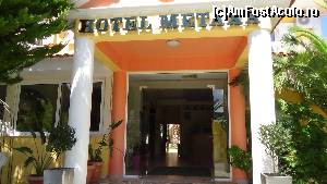 [P01] intrare principala Hotel Metaxa » foto by nico_sara
 - 
<span class="allrVoted glyphicon glyphicon-heart hidden" id="av610815"></span>
<a class="m-l-10 hidden" id="sv610815" onclick="voting_Foto_DelVot(,610815,12554)" role="button">șterge vot <span class="glyphicon glyphicon-remove"></span></a>
<a id="v9610815" class=" c-red"  onclick="voting_Foto_SetVot(610815)" role="button"><span class="glyphicon glyphicon-heart-empty"></span> <b>LIKE</b> = Votează poza</a> <img class="hidden"  id="f610815W9" src="/imagini/loader.gif" border="0" /><span class="AjErrMes hidden" id="e610815ErM"></span>