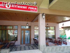 [P01] Restaurantul Pongal - terasa din faţă şi intrarea » foto by nicole33
 - 
<span class="allrVoted glyphicon glyphicon-heart hidden" id="av1020706"></span>
<a class="m-l-10 hidden" id="sv1020706" onclick="voting_Foto_DelVot(,1020706,12565)" role="button">șterge vot <span class="glyphicon glyphicon-remove"></span></a>
<a id="v91020706" class=" c-red"  onclick="voting_Foto_SetVot(1020706)" role="button"><span class="glyphicon glyphicon-heart-empty"></span> <b>LIKE</b> = Votează poza</a> <img class="hidden"  id="f1020706W9" src="/imagini/loader.gif" border="0" /><span class="AjErrMes hidden" id="e1020706ErM"></span>