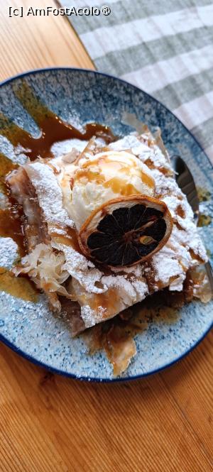 [P17] Plăcintă cu mere și înghețată. » foto by tata123 🔱
 - 
<span class="allrVoted glyphicon glyphicon-heart hidden" id="av1522302"></span>
<a class="m-l-10 hidden" id="sv1522302" onclick="voting_Foto_DelVot(,1522302,12565)" role="button">șterge vot <span class="glyphicon glyphicon-remove"></span></a>
<a id="v91522302" class=" c-red"  onclick="voting_Foto_SetVot(1522302)" role="button"><span class="glyphicon glyphicon-heart-empty"></span> <b>LIKE</b> = Votează poza</a> <img class="hidden"  id="f1522302W9" src="/imagini/loader.gif" border="0" /><span class="AjErrMes hidden" id="e1522302ErM"></span>