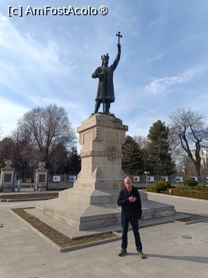 [P14] Chișinău, Monumentul lui Ștefan cel Mare și Sfânt » foto by mprofeanu
 - 
<span class="allrVoted glyphicon glyphicon-heart hidden" id="av1476969"></span>
<a class="m-l-10 hidden" id="sv1476969" onclick="voting_Foto_DelVot(,1476969,12581)" role="button">șterge vot <span class="glyphicon glyphicon-remove"></span></a>
<a id="v91476969" class=" c-red"  onclick="voting_Foto_SetVot(1476969)" role="button"><span class="glyphicon glyphicon-heart-empty"></span> <b>LIKE</b> = Votează poza</a> <img class="hidden"  id="f1476969W9" src="/imagini/loader.gif" border="0" /><span class="AjErrMes hidden" id="e1476969ErM"></span>