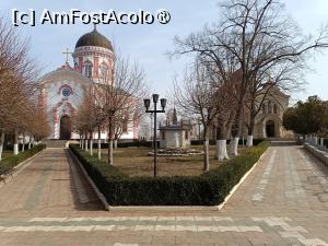 [P29] Chițcani, Mănăstirea Noul-Neamț, două biserici din cele patru, în stânga Biserica Înălțarea Maicii Domnului, în dreapta Biserica Adormirea Maicii Domnului. » foto by mprofeanu
 - 
<span class="allrVoted glyphicon glyphicon-heart hidden" id="av1476984"></span>
<a class="m-l-10 hidden" id="sv1476984" onclick="voting_Foto_DelVot(,1476984,12581)" role="button">șterge vot <span class="glyphicon glyphicon-remove"></span></a>
<a id="v91476984" class=" c-red"  onclick="voting_Foto_SetVot(1476984)" role="button"><span class="glyphicon glyphicon-heart-empty"></span> <b>LIKE</b> = Votează poza</a> <img class="hidden"  id="f1476984W9" src="/imagini/loader.gif" border="0" /><span class="AjErrMes hidden" id="e1476984ErM"></span>