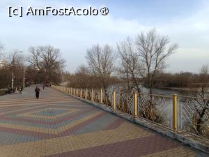 [P38] Tiraspol, Faleza de pe Nistru » foto by mprofeanu
 - 
<span class="allrVoted glyphicon glyphicon-heart hidden" id="av1476993"></span>
<a class="m-l-10 hidden" id="sv1476993" onclick="voting_Foto_DelVot(,1476993,12581)" role="button">șterge vot <span class="glyphicon glyphicon-remove"></span></a>
<a id="v91476993" class=" c-red"  onclick="voting_Foto_SetVot(1476993)" role="button"><span class="glyphicon glyphicon-heart-empty"></span> <b>LIKE</b> = Votează poza</a> <img class="hidden"  id="f1476993W9" src="/imagini/loader.gif" border="0" /><span class="AjErrMes hidden" id="e1476993ErM"></span>
