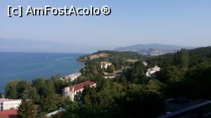 [P02] Hotelul Monastery Svety Stefan și priveliștea care se putea admira de pe balconul camerei. În spatele hotelului, în stânca pe care este amplasată crucea luminoasă, se află altarul rupestru al Sfântului Ștefan. Nu avea restaurant, așa că am coborât 100 de m mai jos, cu o diferență de » foto by marnicpop
 - 
<span class="allrVoted glyphicon glyphicon-heart hidden" id="av906239"></span>
<a class="m-l-10 hidden" id="sv906239" onclick="voting_Foto_DelVot(,906239,12619)" role="button">șterge vot <span class="glyphicon glyphicon-remove"></span></a>
<a id="v9906239" class=" c-red"  onclick="voting_Foto_SetVot(906239)" role="button"><span class="glyphicon glyphicon-heart-empty"></span> <b>LIKE</b> = Votează poza</a> <img class="hidden"  id="f906239W9" src="/imagini/loader.gif" border="0" /><span class="AjErrMes hidden" id="e906239ErM"></span>