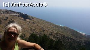 [P23] ... prin a se ”prăbușii” în mare de la o altitudine de 1900 m. Înainte de coborâre, nu mai puțin dificilă, merită să te relaxezi la o cafea pe terasa care oferă priveliști amețitoare.  » foto by marnicpop
 - 
<span class="allrVoted glyphicon glyphicon-heart hidden" id="av906277"></span>
<a class="m-l-10 hidden" id="sv906277" onclick="voting_Foto_DelVot(,906277,12619)" role="button">șterge vot <span class="glyphicon glyphicon-remove"></span></a>
<a id="v9906277" class=" c-red"  onclick="voting_Foto_SetVot(906277)" role="button"><span class="glyphicon glyphicon-heart-empty"></span> <b>LIKE</b> = Votează poza</a> <img class="hidden"  id="f906277W9" src="/imagini/loader.gif" border="0" /><span class="AjErrMes hidden" id="e906277ErM"></span>
