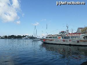 [P23] vas de croaziera in portul Ischia » foto by amero
 - 
<span class="allrVoted glyphicon glyphicon-heart hidden" id="av572745"></span>
<a class="m-l-10 hidden" id="sv572745" onclick="voting_Foto_DelVot(,572745,12624)" role="button">șterge vot <span class="glyphicon glyphicon-remove"></span></a>
<a id="v9572745" class=" c-red"  onclick="voting_Foto_SetVot(572745)" role="button"><span class="glyphicon glyphicon-heart-empty"></span> <b>LIKE</b> = Votează poza</a> <img class="hidden"  id="f572745W9" src="/imagini/loader.gif" border="0" /><span class="AjErrMes hidden" id="e572745ErM"></span>