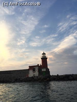 [P04] Farul din Porto d'Ischia » foto by LianaA
 - 
<span class="allrVoted glyphicon glyphicon-heart hidden" id="av789982"></span>
<a class="m-l-10 hidden" id="sv789982" onclick="voting_Foto_DelVot(,789982,12624)" role="button">șterge vot <span class="glyphicon glyphicon-remove"></span></a>
<a id="v9789982" class=" c-red"  onclick="voting_Foto_SetVot(789982)" role="button"><span class="glyphicon glyphicon-heart-empty"></span> <b>LIKE</b> = Votează poza</a> <img class="hidden"  id="f789982W9" src="/imagini/loader.gif" border="0" /><span class="AjErrMes hidden" id="e789982ErM"></span>