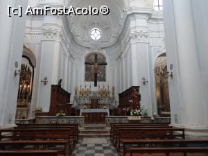 [P51] Interior Catedrala din Ischia Ponte.  » foto by maryka
 - 
<span class="allrVoted glyphicon glyphicon-heart hidden" id="av1090323"></span>
<a class="m-l-10 hidden" id="sv1090323" onclick="voting_Foto_DelVot(,1090323,12624)" role="button">șterge vot <span class="glyphicon glyphicon-remove"></span></a>
<a id="v91090323" class=" c-red"  onclick="voting_Foto_SetVot(1090323)" role="button"><span class="glyphicon glyphicon-heart-empty"></span> <b>LIKE</b> = Votează poza</a> <img class="hidden"  id="f1090323W9" src="/imagini/loader.gif" border="0" /><span class="AjErrMes hidden" id="e1090323ErM"></span>