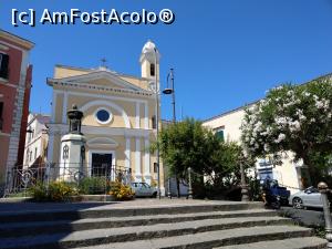[P04] Barano, Piazza San Rocco, monumentul eroilor din al doilea război mondial, Chiesa San Rocco.  » foto by maryka
 - 
<span class="allrVoted glyphicon glyphicon-heart hidden" id="av1096293"></span>
<a class="m-l-10 hidden" id="sv1096293" onclick="voting_Foto_DelVot(,1096293,12624)" role="button">șterge vot <span class="glyphicon glyphicon-remove"></span></a>
<a id="v91096293" class=" c-red"  onclick="voting_Foto_SetVot(1096293)" role="button"><span class="glyphicon glyphicon-heart-empty"></span> <b>LIKE</b> = Votează poza</a> <img class="hidden"  id="f1096293W9" src="/imagini/loader.gif" border="0" /><span class="AjErrMes hidden" id="e1096293ErM"></span>