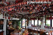 [P15] Ischia mai este renumită și pentru prelucrarea argilei. Predomină roșul și albastrul.  » foto by gettutza
 - 
<span class="allrVoted glyphicon glyphicon-heart hidden" id="av492451"></span>
<a class="m-l-10 hidden" id="sv492451" onclick="voting_Foto_DelVot(,492451,12624)" role="button">șterge vot <span class="glyphicon glyphicon-remove"></span></a>
<a id="v9492451" class=" c-red"  onclick="voting_Foto_SetVot(492451)" role="button"><span class="glyphicon glyphicon-heart-empty"></span> <b>LIKE</b> = Votează poza</a> <img class="hidden"  id="f492451W9" src="/imagini/loader.gif" border="0" /><span class="AjErrMes hidden" id="e492451ErM"></span>