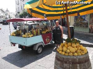 [P07] Ischia Ponte - pe strazi... inca un pic si ma topeam! Putine strazi asfaltate, majoritatea cu dale.  » foto by balasa violeta
 - 
<span class="allrVoted glyphicon glyphicon-heart hidden" id="av640253"></span>
<a class="m-l-10 hidden" id="sv640253" onclick="voting_Foto_DelVot(,640253,12624)" role="button">șterge vot <span class="glyphicon glyphicon-remove"></span></a>
<a id="v9640253" class=" c-red"  onclick="voting_Foto_SetVot(640253)" role="button"><span class="glyphicon glyphicon-heart-empty"></span> <b>LIKE</b> = Votează poza</a> <img class="hidden"  id="f640253W9" src="/imagini/loader.gif" border="0" /><span class="AjErrMes hidden" id="e640253ErM"></span>