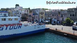 [P07] Pe feribot in portul Procida » foto by eliseea
 - 
<span class="allrVoted glyphicon glyphicon-heart hidden" id="av661620"></span>
<a class="m-l-10 hidden" id="sv661620" onclick="voting_Foto_DelVot(,661620,12624)" role="button">șterge vot <span class="glyphicon glyphicon-remove"></span></a>
<a id="v9661620" class=" c-red"  onclick="voting_Foto_SetVot(661620)" role="button"><span class="glyphicon glyphicon-heart-empty"></span> <b>LIKE</b> = Votează poza</a> <img class="hidden"  id="f661620W9" src="/imagini/loader.gif" border="0" /><span class="AjErrMes hidden" id="e661620ErM"></span>