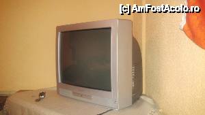 [P06] Televizorul LCD, cred ca functiona, 'decat' ca nu era nici urma de cablu in camera...  » foto by George Popescu
 - 
<span class="allrVoted glyphicon glyphicon-heart hidden" id="av535222"></span>
<a class="m-l-10 hidden" id="sv535222" onclick="voting_Foto_DelVot(,535222,12627)" role="button">șterge vot <span class="glyphicon glyphicon-remove"></span></a>
<a id="v9535222" class=" c-red"  onclick="voting_Foto_SetVot(535222)" role="button"><span class="glyphicon glyphicon-heart-empty"></span> <b>LIKE</b> = Votează poza</a> <img class="hidden"  id="f535222W9" src="/imagini/loader.gif" border="0" /><span class="AjErrMes hidden" id="e535222ErM"></span>