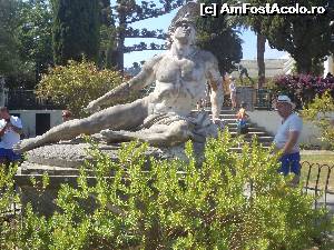 [P19] statuia lui Ahile muribund din gradinile Palatului Achilleion din orasul corfu, palat construit de imparateasa Sisi.  » foto by mogly
 - 
<span class="allrVoted glyphicon glyphicon-heart hidden" id="av640778"></span>
<a class="m-l-10 hidden" id="sv640778" onclick="voting_Foto_DelVot(,640778,12630)" role="button">șterge vot <span class="glyphicon glyphicon-remove"></span></a>
<a id="v9640778" class=" c-red"  onclick="voting_Foto_SetVot(640778)" role="button"><span class="glyphicon glyphicon-heart-empty"></span> <b>LIKE</b> = Votează poza</a> <img class="hidden"  id="f640778W9" src="/imagini/loader.gif" border="0" /><span class="AjErrMes hidden" id="e640778ErM"></span>