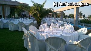 [P18] masa in gradina resortului » foto by Rusu Radu
 - 
<span class="allrVoted glyphicon glyphicon-heart hidden" id="av470623"></span>
<a class="m-l-10 hidden" id="sv470623" onclick="voting_Foto_DelVot(,470623,12634)" role="button">șterge vot <span class="glyphicon glyphicon-remove"></span></a>
<a id="v9470623" class=" c-red"  onclick="voting_Foto_SetVot(470623)" role="button"><span class="glyphicon glyphicon-heart-empty"></span> <b>LIKE</b> = Votează poza</a> <img class="hidden"  id="f470623W9" src="/imagini/loader.gif" border="0" /><span class="AjErrMes hidden" id="e470623ErM"></span>