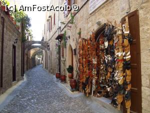 [P02] Cel mai mult am iubit străzile vechi, medievale cu arcade de piatră... mi-am schimbat papucii cu sandalele antiderapante.  » foto by mireille
 - 
<span class="allrVoted glyphicon glyphicon-heart hidden" id="av1016041"></span>
<a class="m-l-10 hidden" id="sv1016041" onclick="voting_Foto_DelVot(,1016041,12653)" role="button">șterge vot <span class="glyphicon glyphicon-remove"></span></a>
<a id="v91016041" class=" c-red"  onclick="voting_Foto_SetVot(1016041)" role="button"><span class="glyphicon glyphicon-heart-empty"></span> <b>LIKE</b> = Votează poza</a> <img class="hidden"  id="f1016041W9" src="/imagini/loader.gif" border="0" /><span class="AjErrMes hidden" id="e1016041ErM"></span>